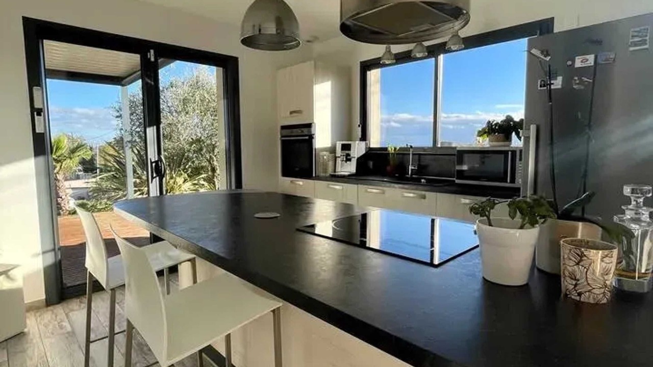 Photo of Others in Duran