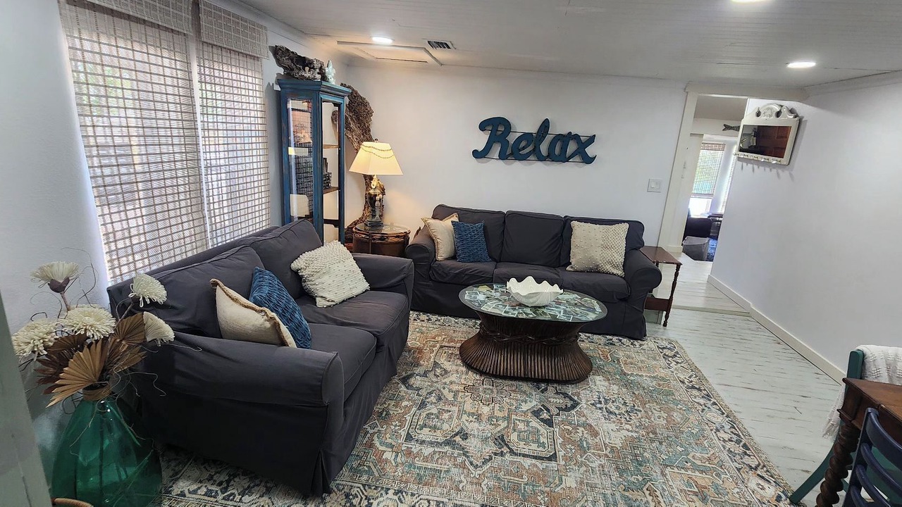 Photo of Livingroom in Carrabelle