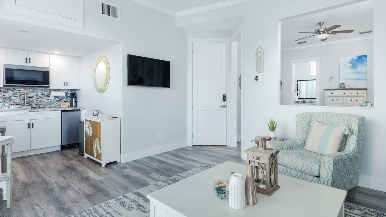 Photo of Livingroom in Cape Harbour