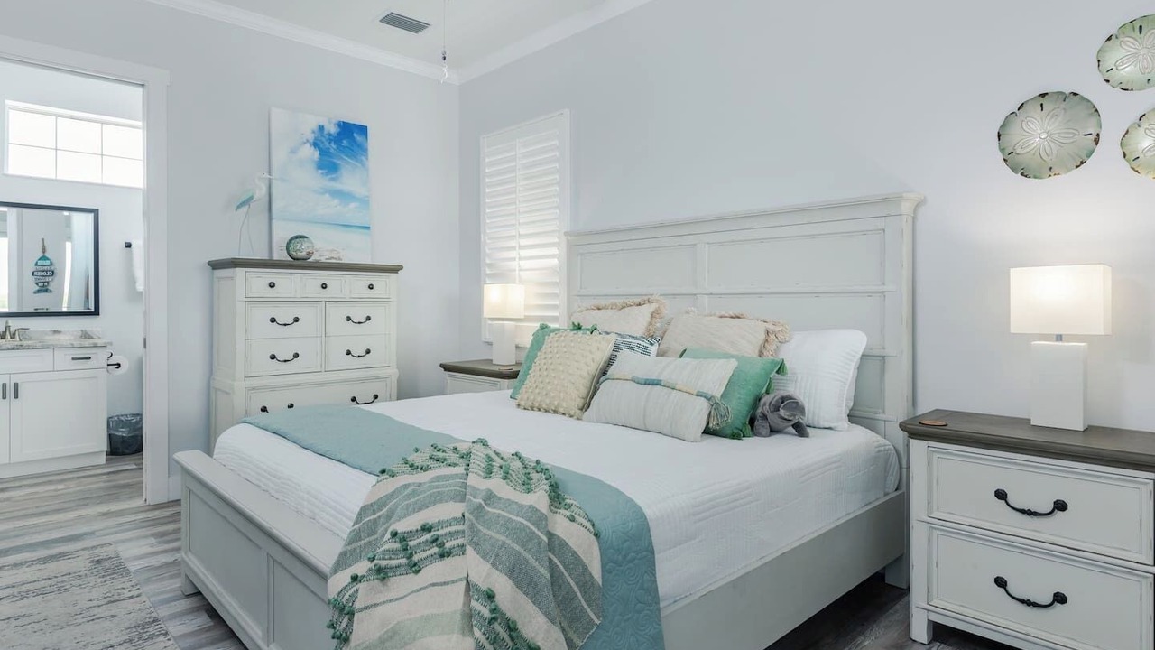 Photo of Bedroom in Cape Harbour