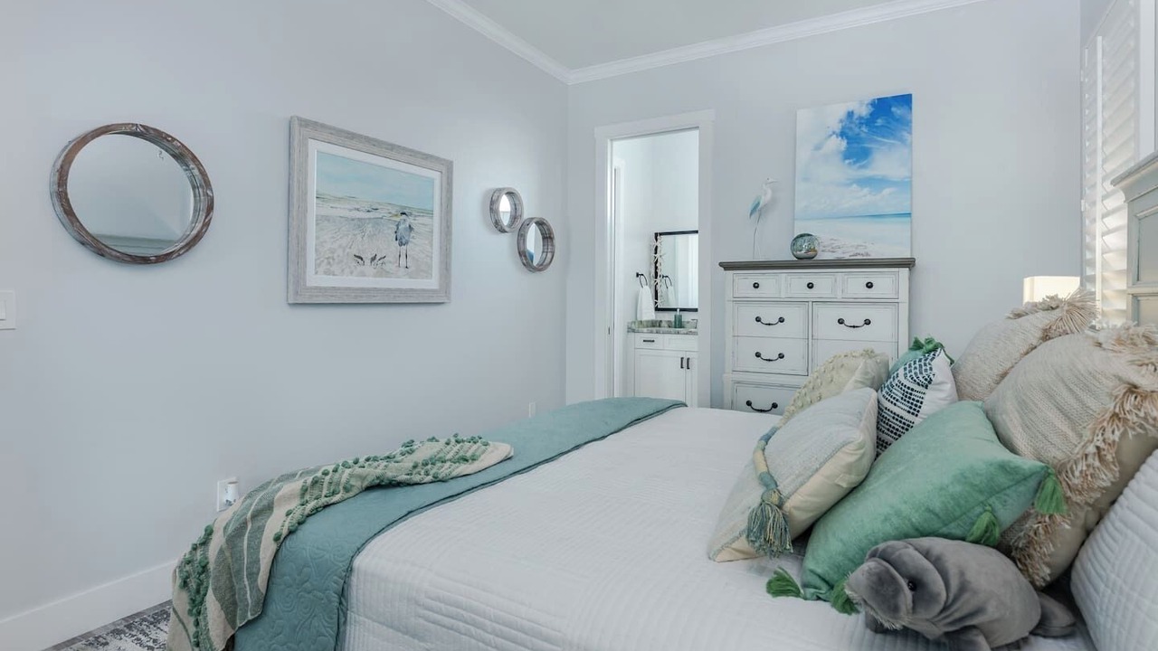 Photo of Bedroom in Cape Harbour