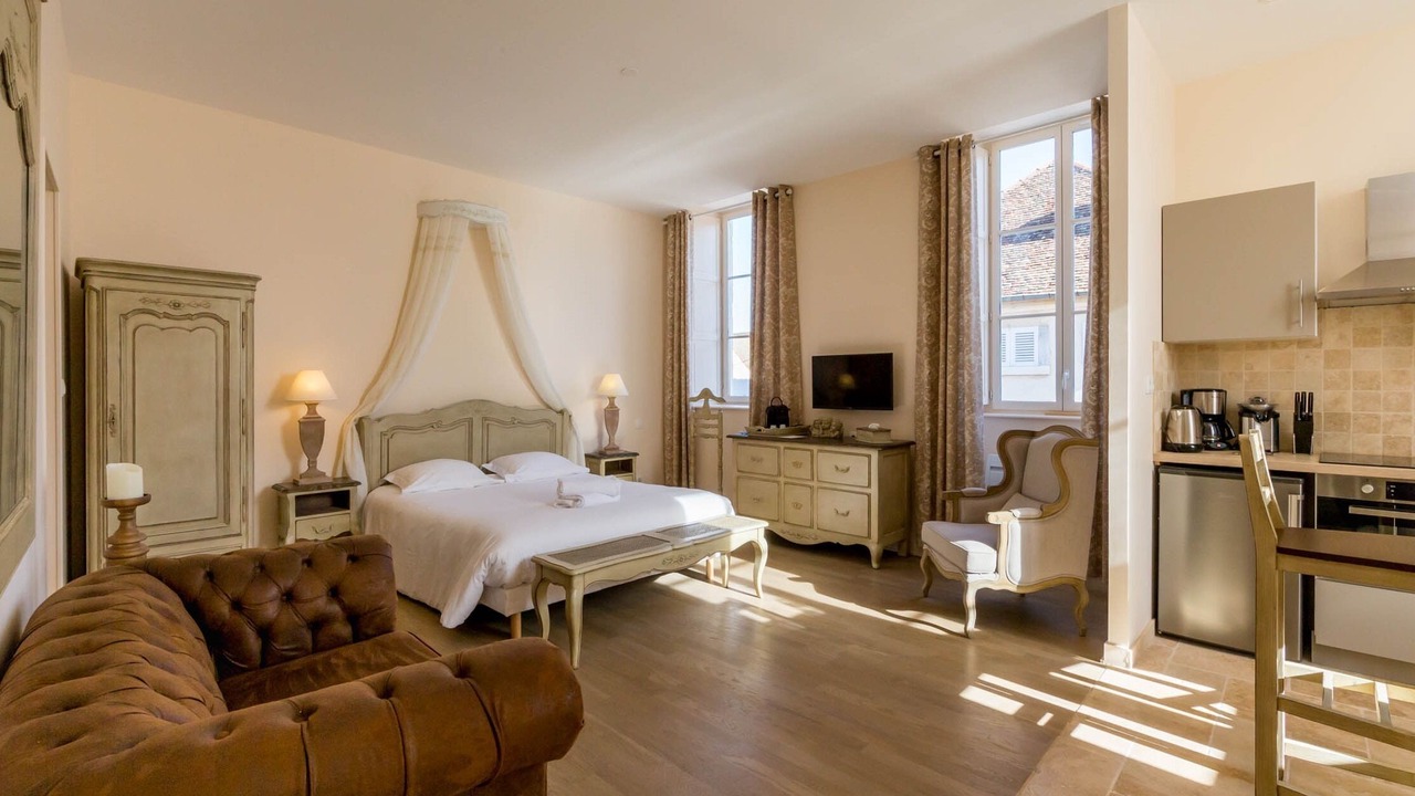 Photo of Bedroom in Beaune City Centre