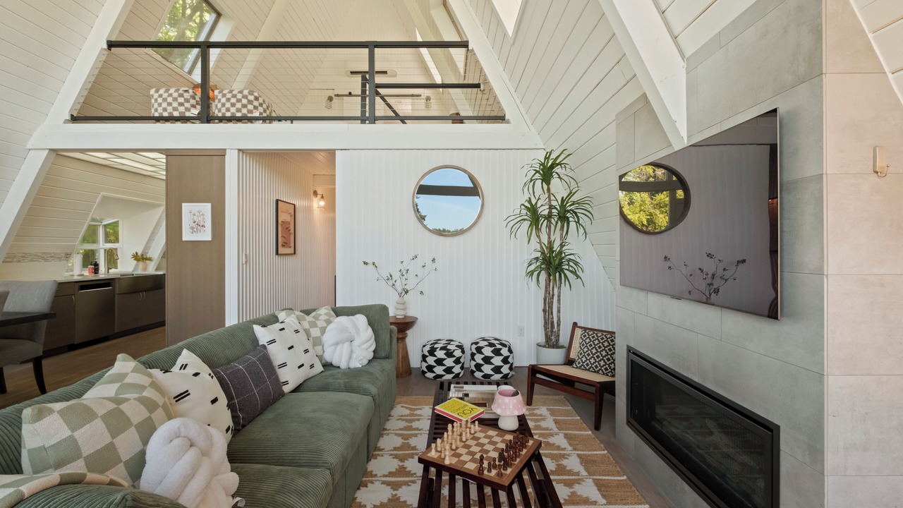 Photo of Livingroom in Northwest Olympia