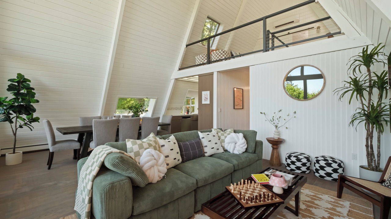 Photo of Livingroom in Northwest Olympia