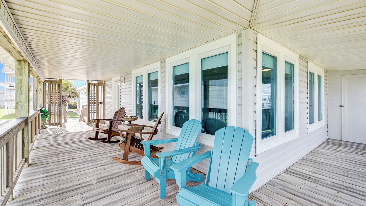 Photo of Patio Balcony in Pirates Beach West
