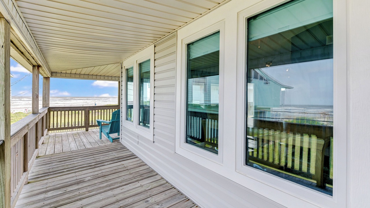 Photo of Patio Balcony in Pirates Beach West