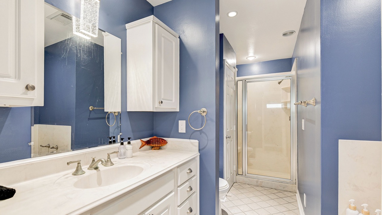 Photo of Bathroom in Pirates Beach West