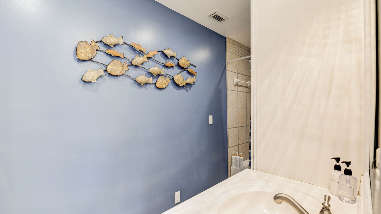 Photo of Bathroom in Pirates Beach West