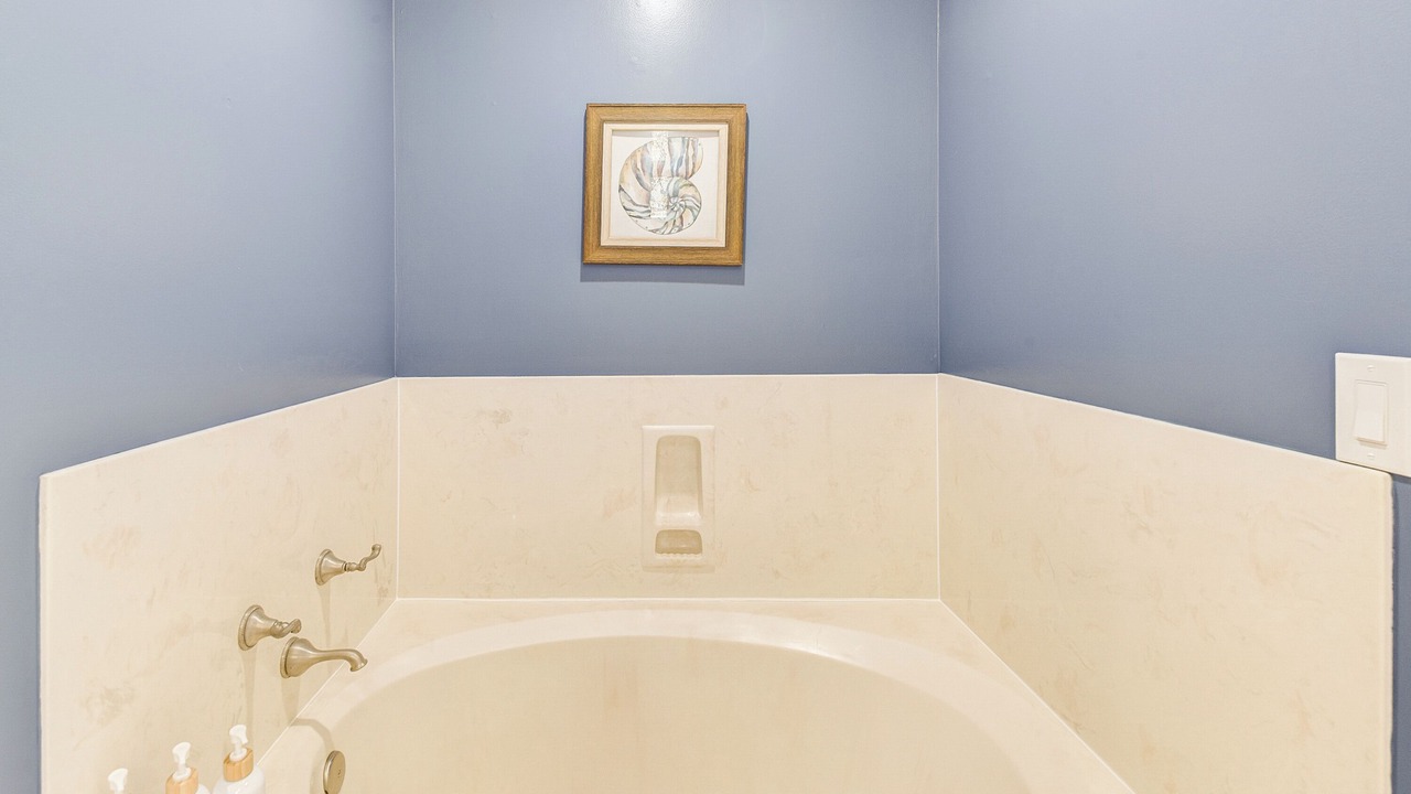 Photo of Bathroom in Pirates Beach West