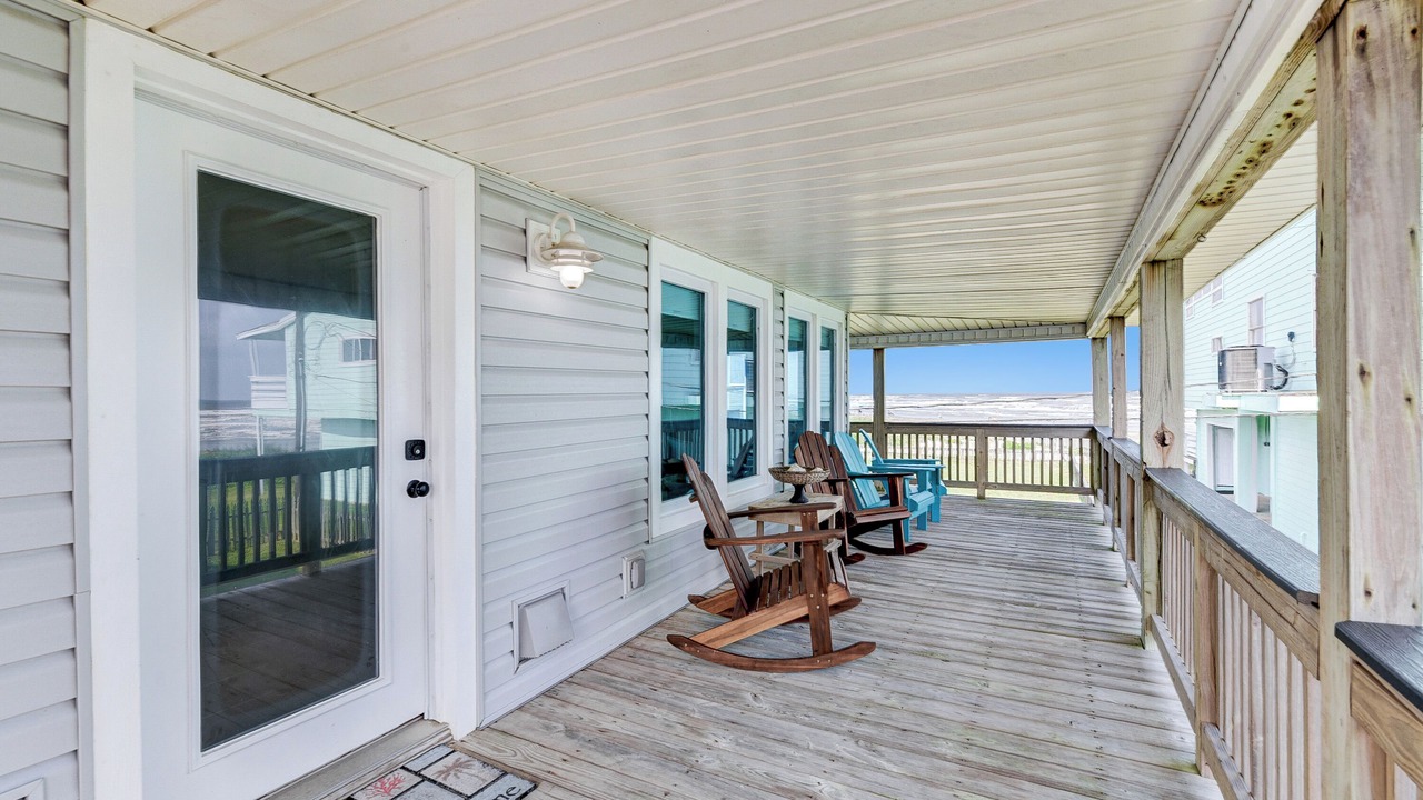 Photo of Patio Balcony in Pirates Beach West