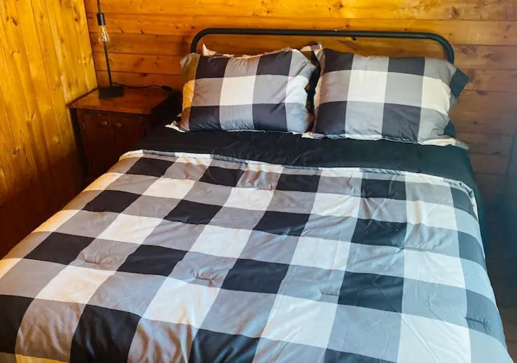 Photo of Bedroom in Stoney Creek