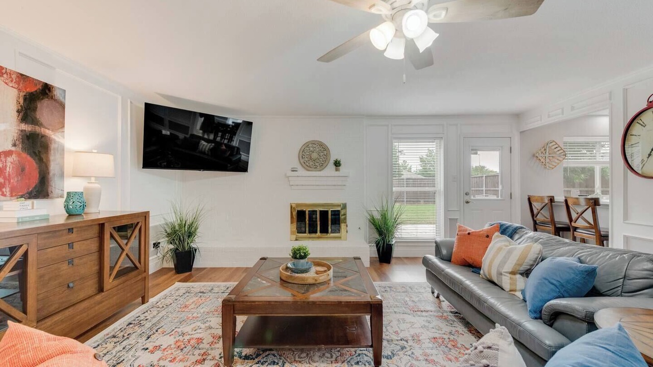 Photo of Livingroom in Northeast Carrollton