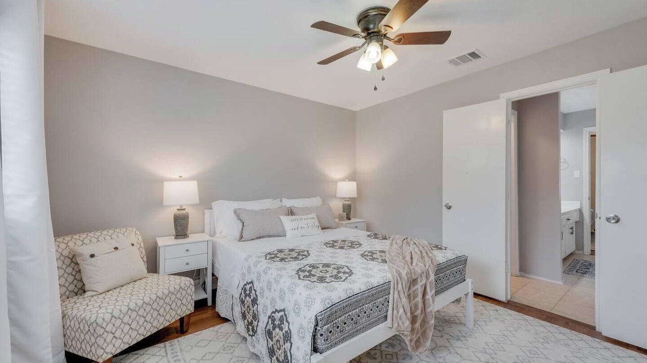 Photo of Bedroom in Northeast Carrollton