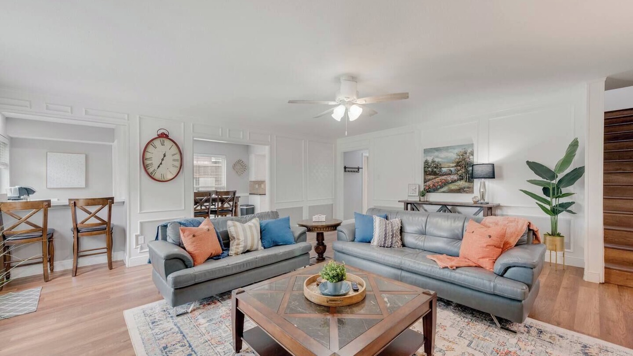 Photo of Livingroom in Northeast Carrollton