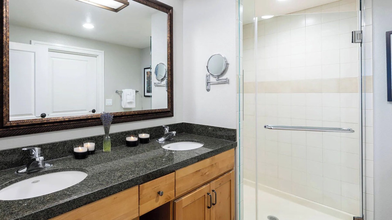 Photo of Bathroom in Lakeside Park