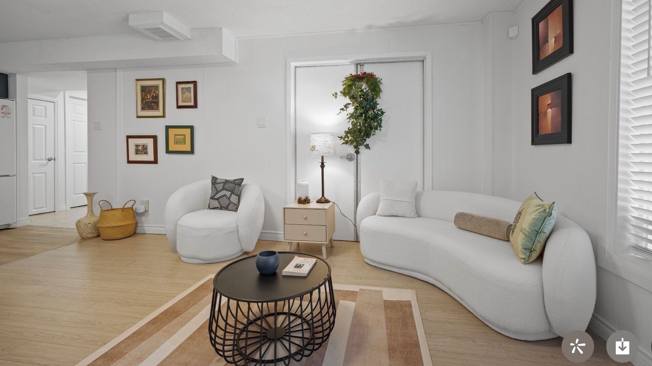 Photo of Livingroom in Thornhill