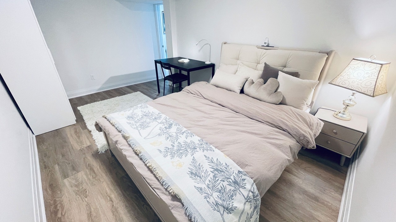Photo of Bedroom in Thornhill