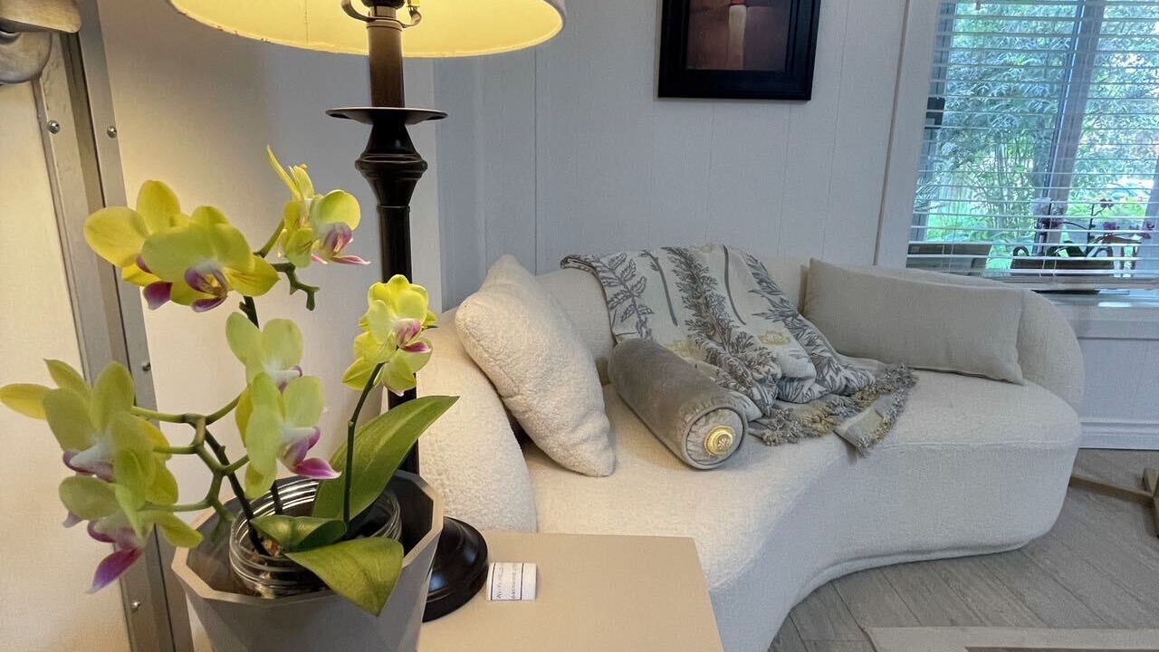 Photo of Livingroom in Thornhill