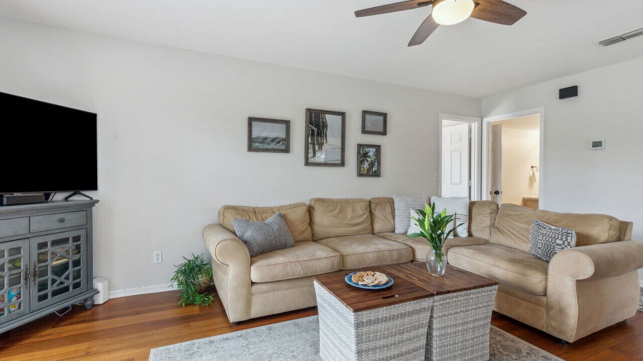 Photo of Livingroom in Fernandina Beach