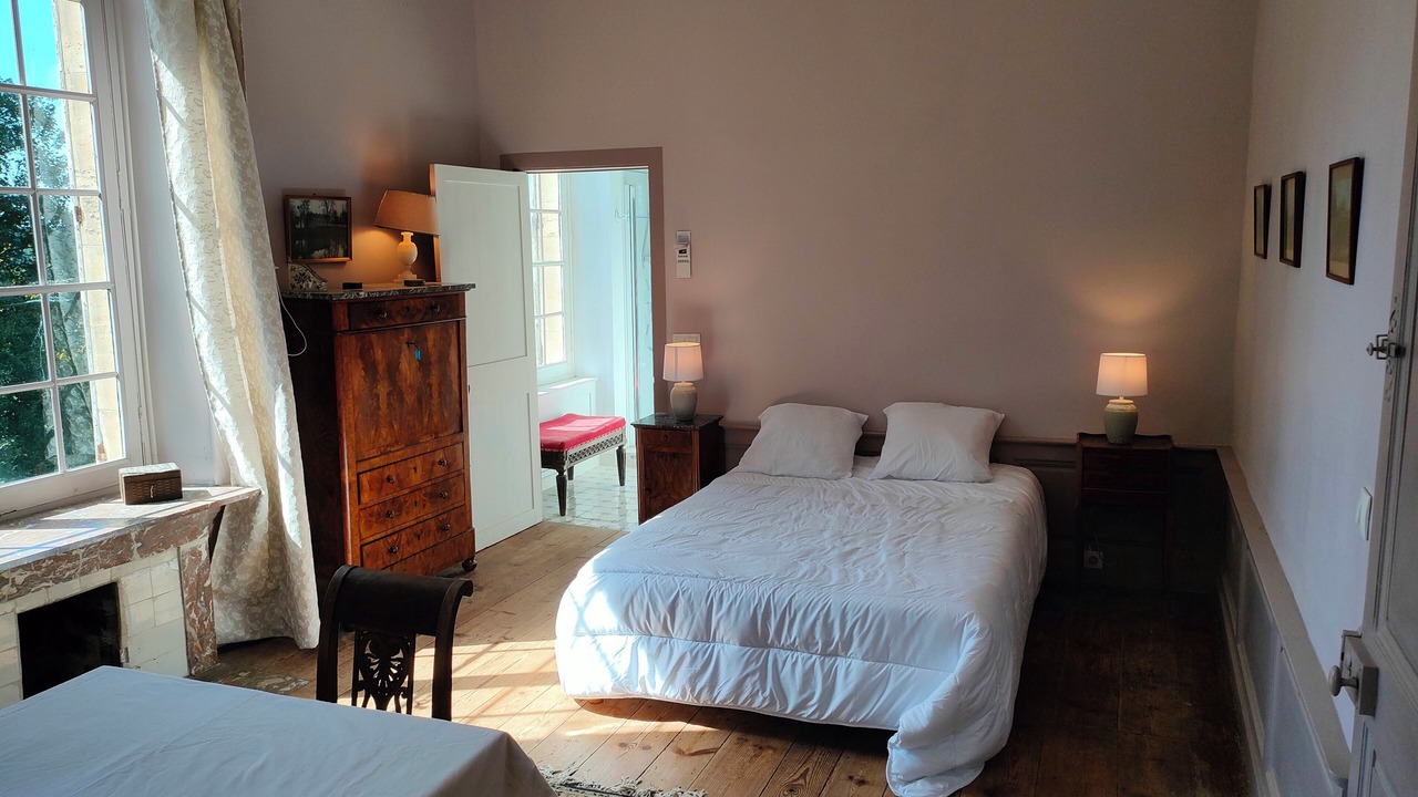 Photo of Bedroom in Agy