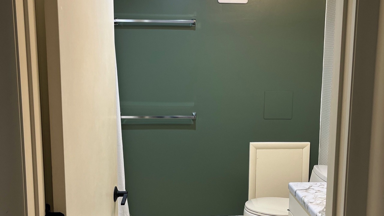 Photo of Bathroom in Grissom - Highland