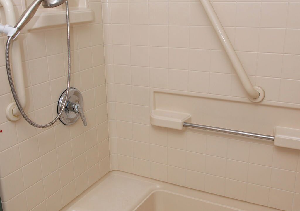 Photo of Bathroom in Grissom - Highland