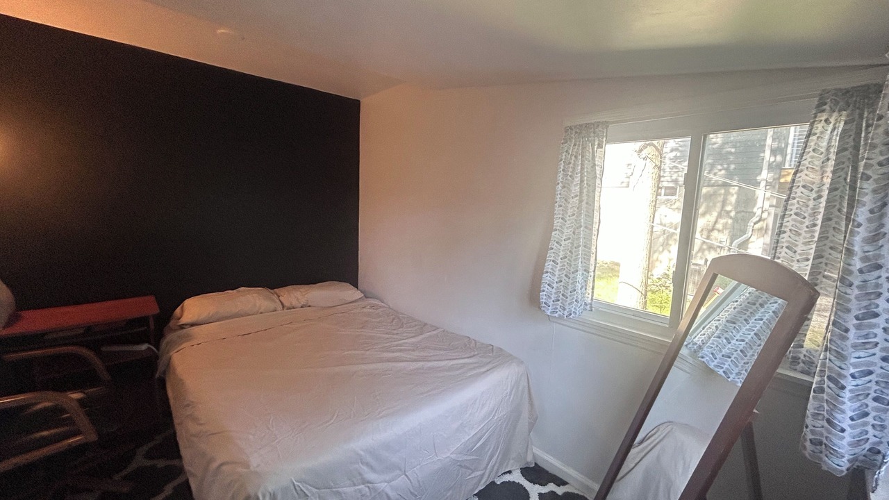 Photo of Bedroom in Holmes