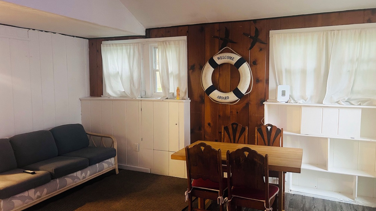 Photo of Others in Holmes