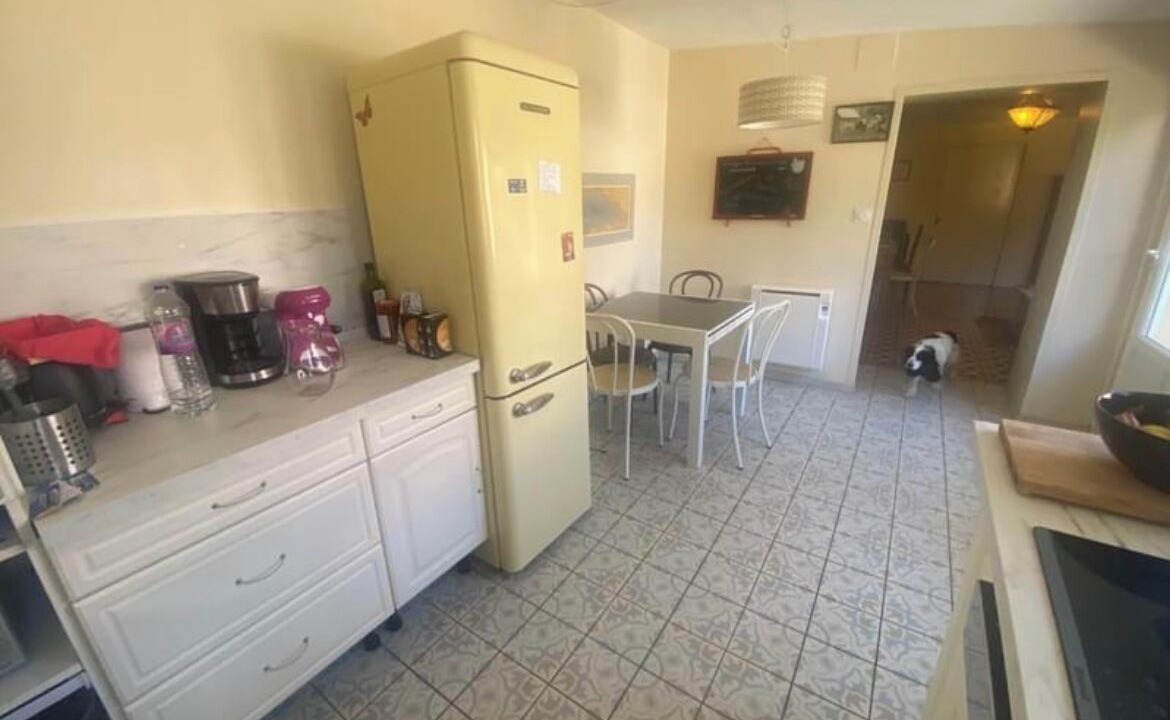 Photo of Kitchen in Curzon