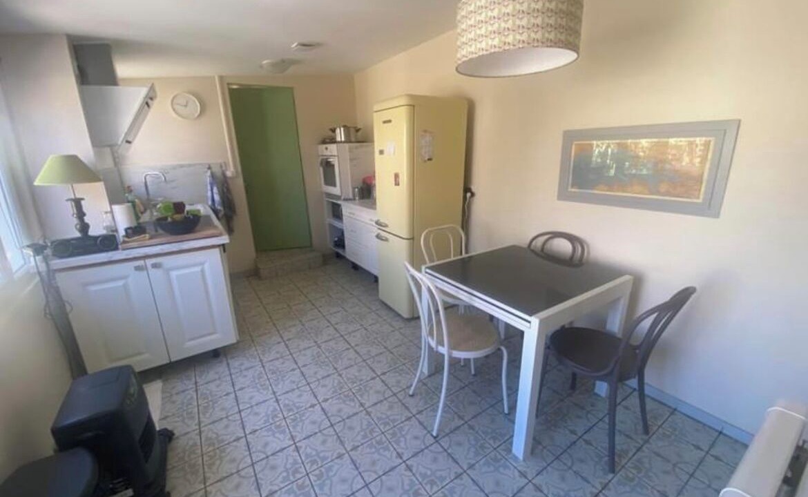 Photo of Kitchen in Curzon