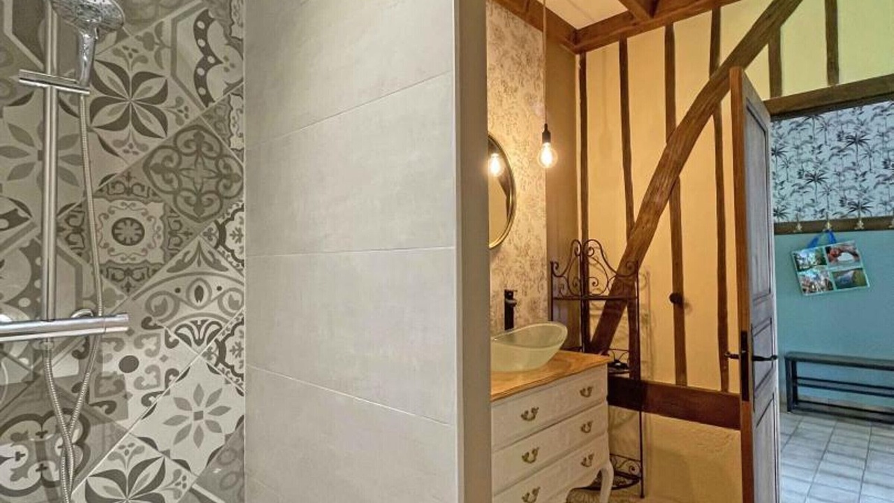 Photo of Bathroom in Mantilly