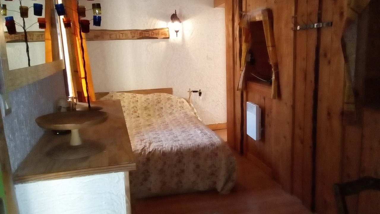 Photo of Bedroom in Saint-Julien-de-Raz