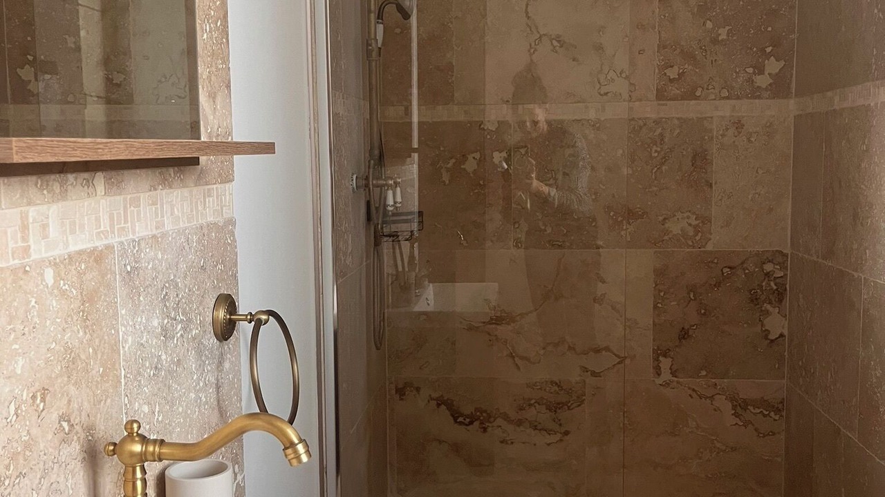 Photo of Bathroom in Saint-Nicolas-de-Bourgueil