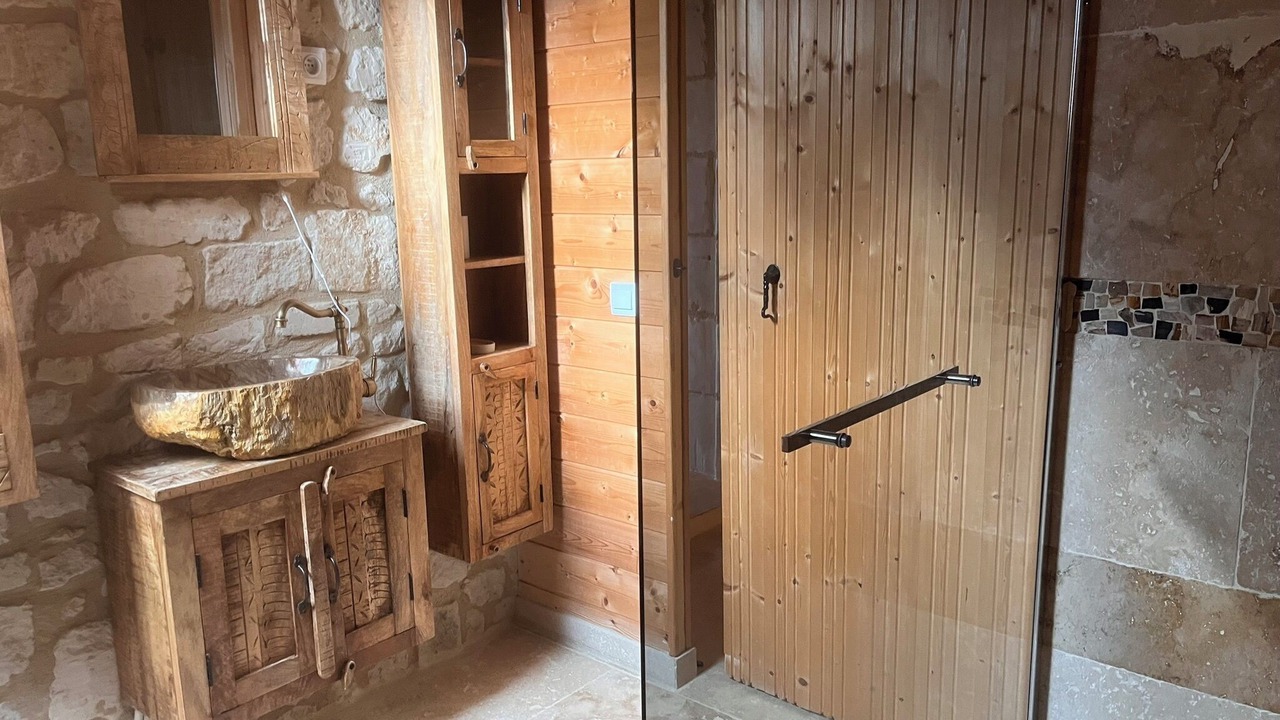Photo of Bathroom in Saint-Nicolas-de-Bourgueil