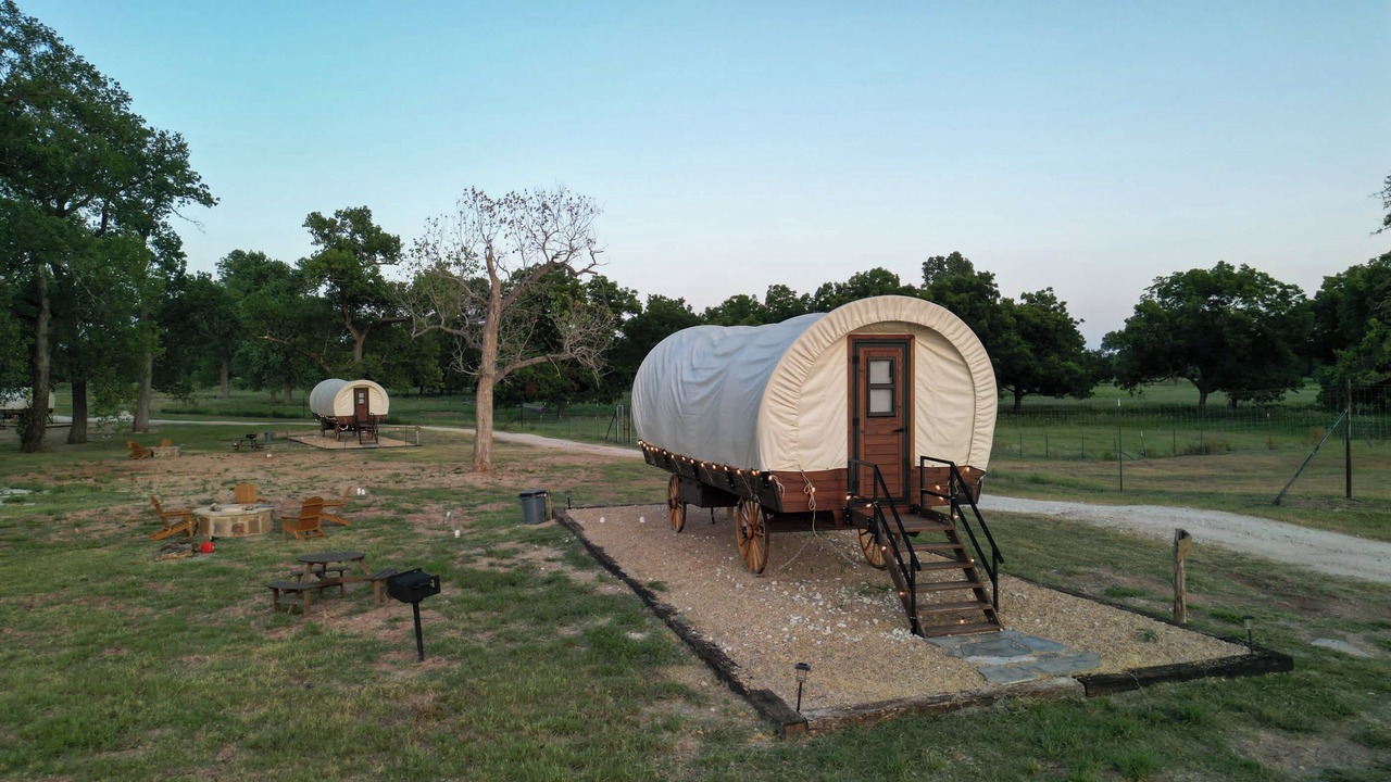 Photo of Outdoor in Satin