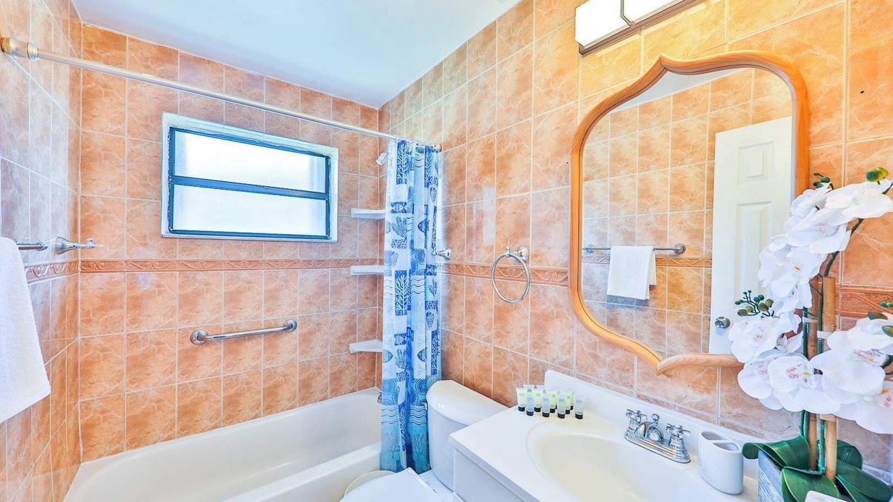 Photo of Bathroom in Driftwood