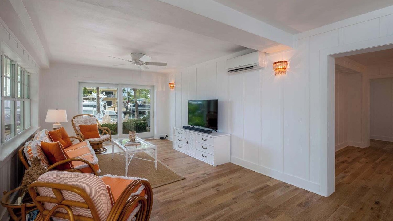 Photo of Livingroom in Venetian Shores