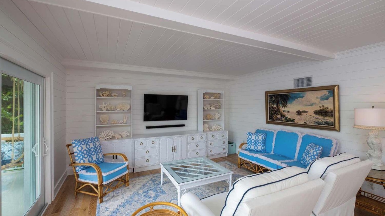 Photo of Livingroom in Venetian Shores