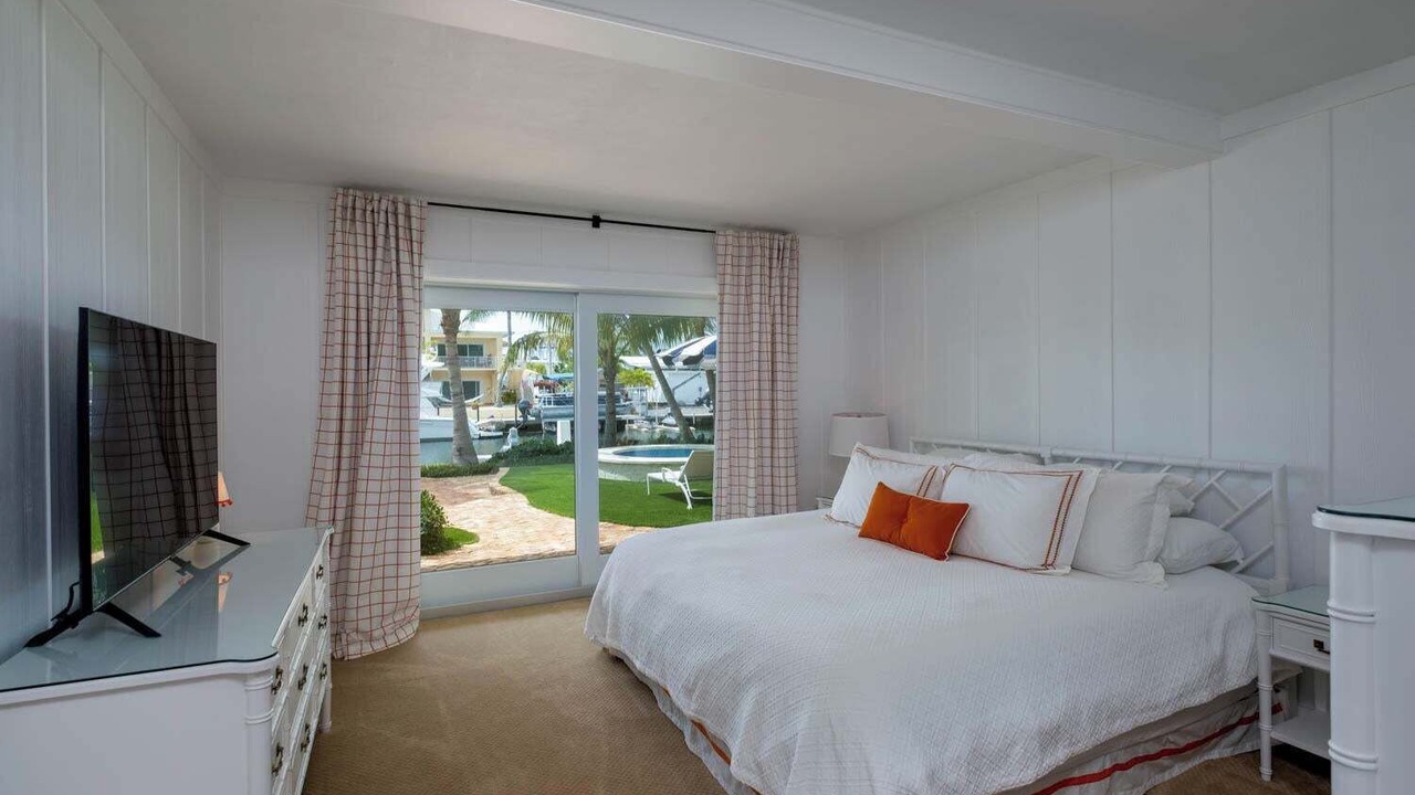 Photo of Bedroom in Venetian Shores