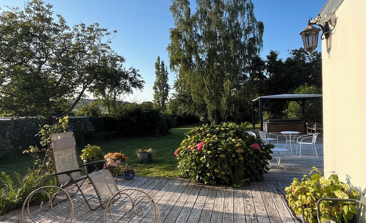 Photo of Patio Balcony in La Ville-es-Nonais