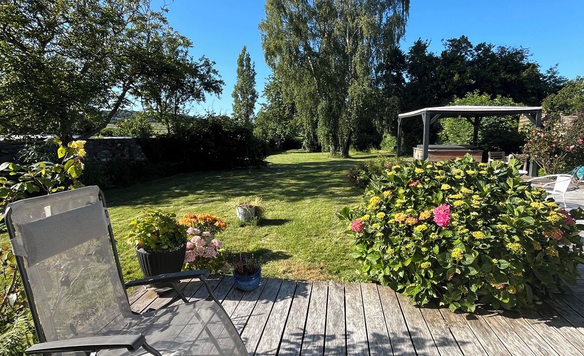 Photo of Patio Balcony in La Ville-es-Nonais