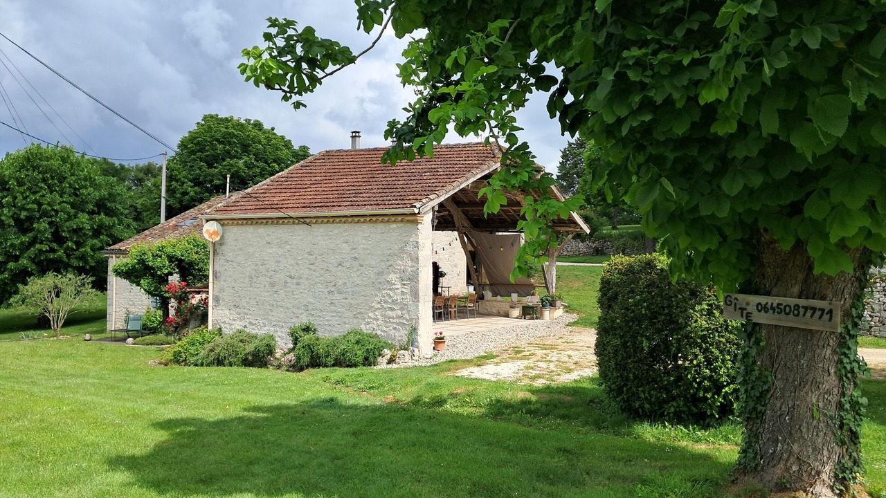 Photo of Outdoor in Pons