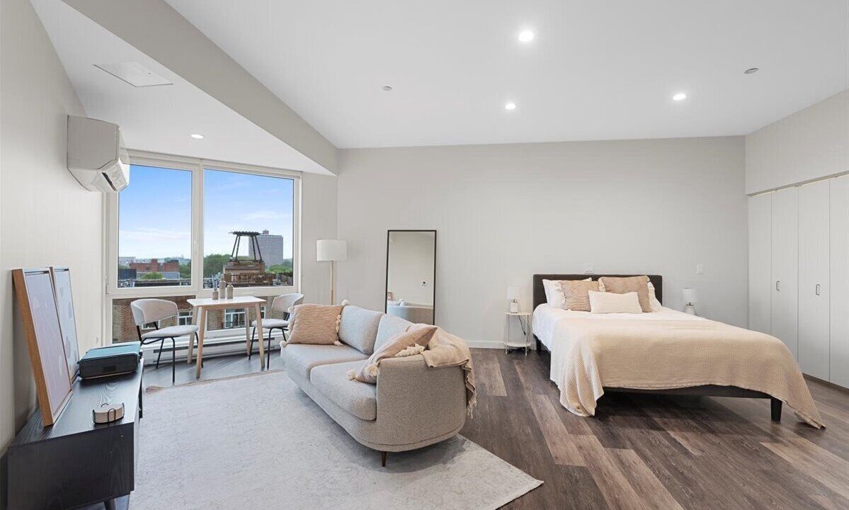 Photo of Bedroom in Pulaski Park