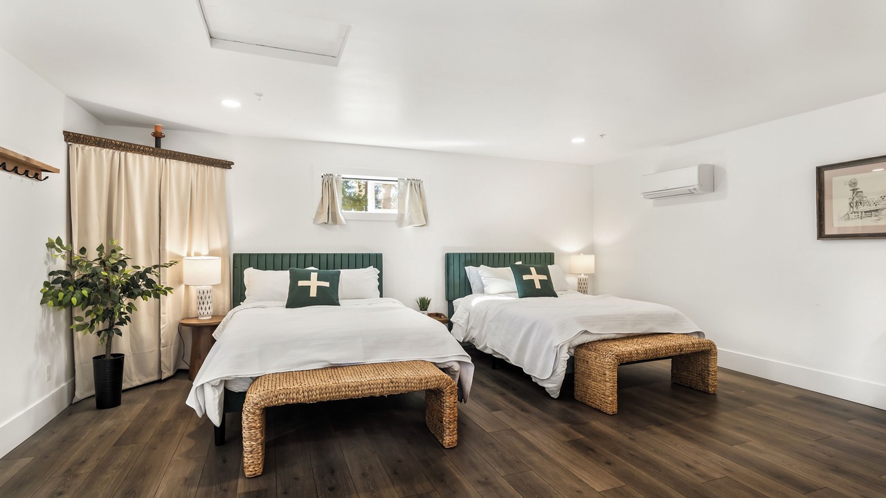 Photo of Bedroom in Sisters