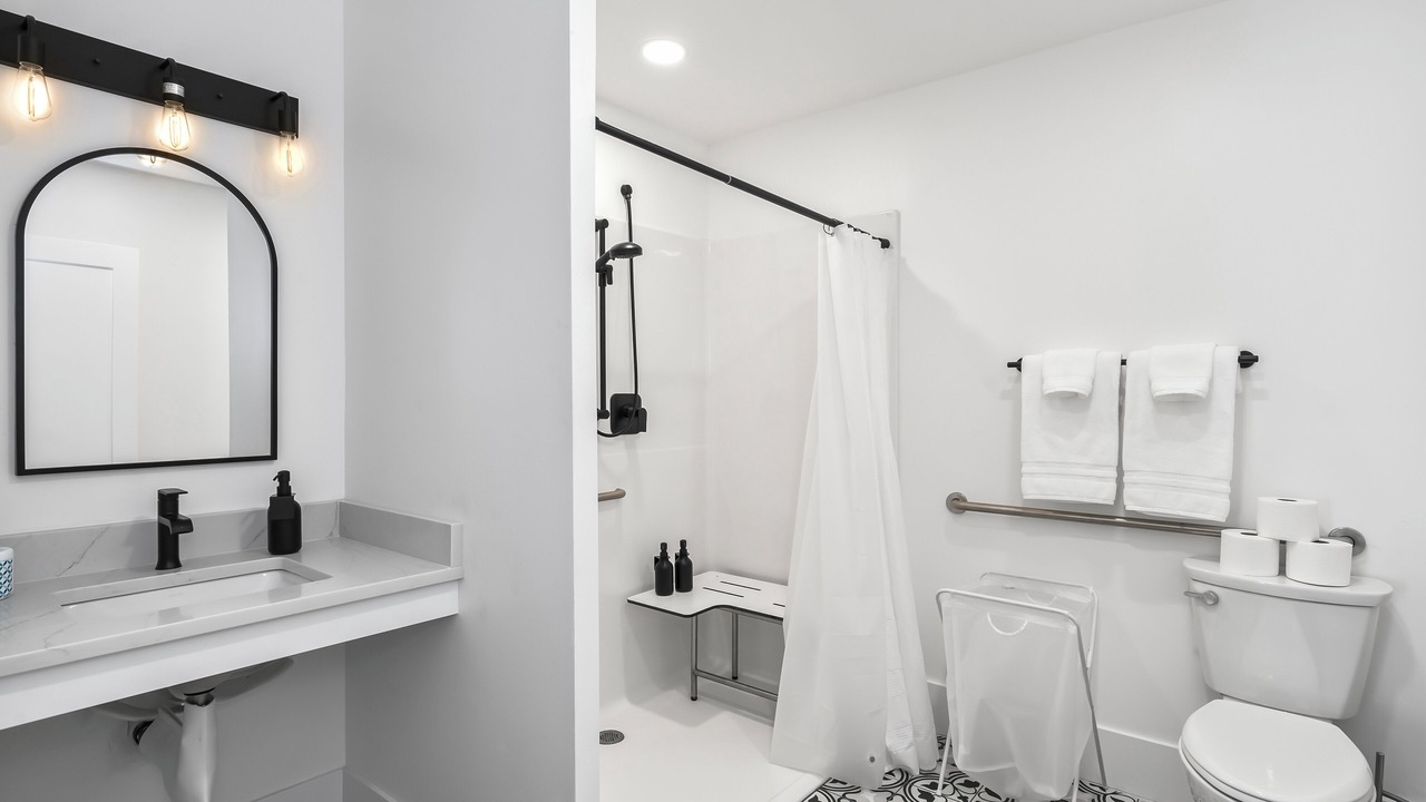 Photo of Bathroom in Sisters