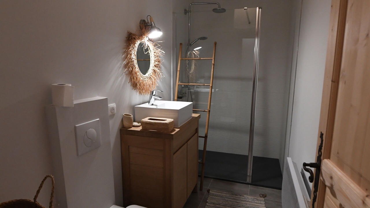 Photo of Bathroom in Roujan