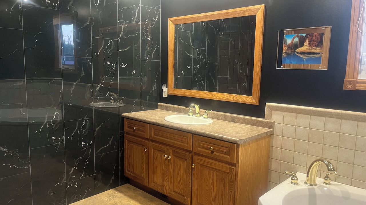 Photo of Bathroom in Grand Bend
