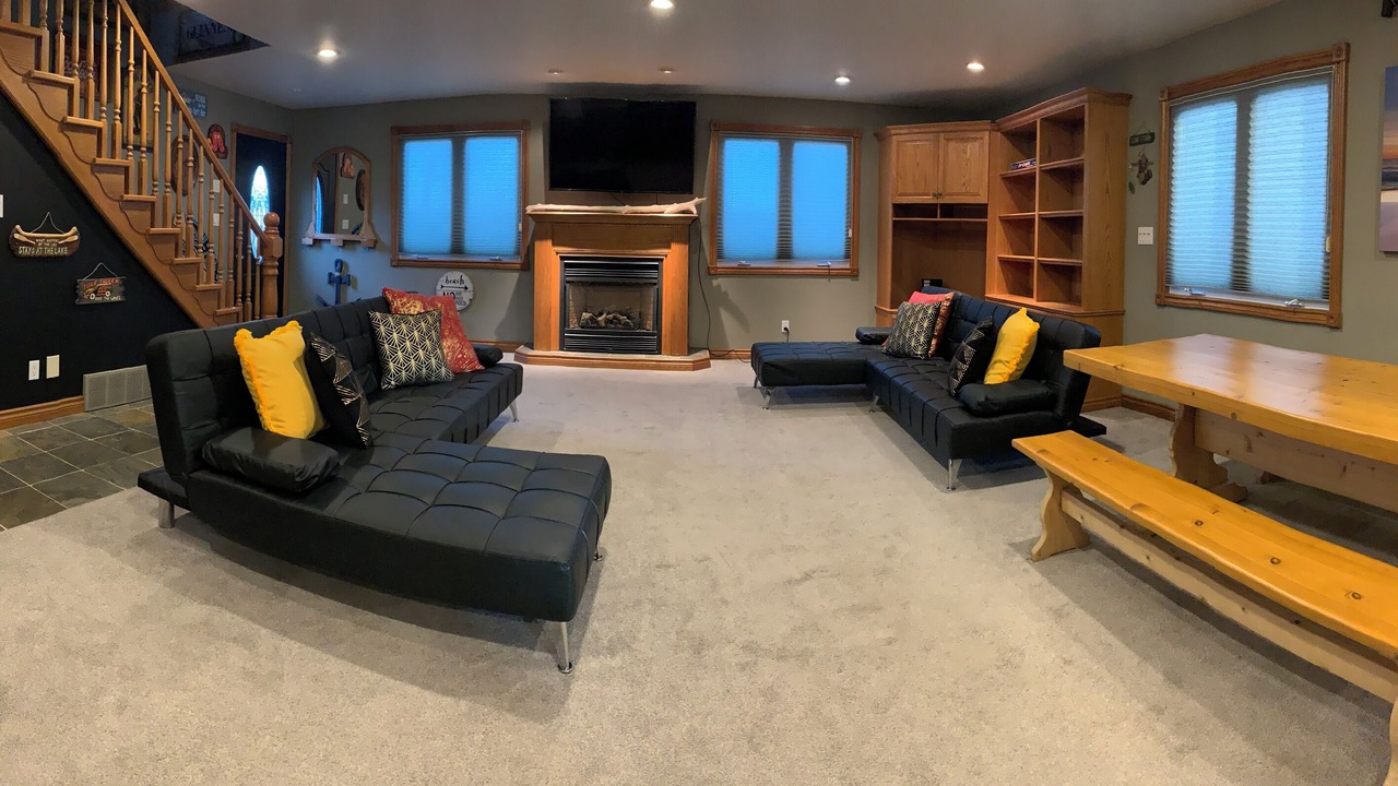 Photo of Livingroom in Grand Bend