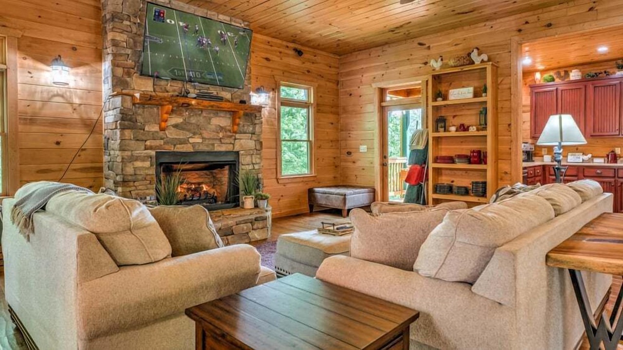 Photo of Livingroom in Foxfire Estates