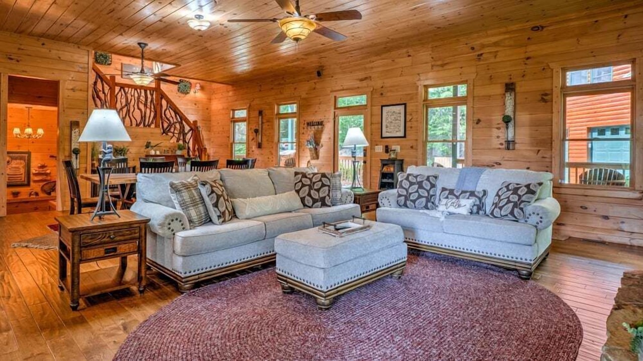 Photo of Livingroom in Foxfire Estates